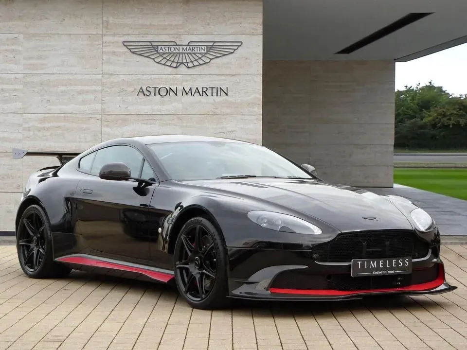 ¡El rugido del león! Aston Martin Vantage GT8: Un canto de despedida