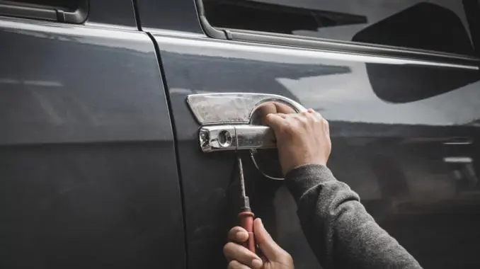 Los Autos Más Robados en México: Cómo Proteger Tu Tesoro 🚗🔒