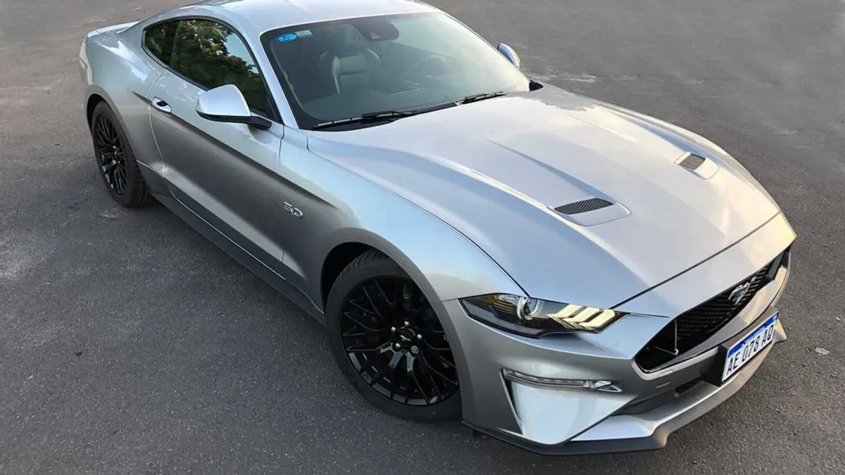 ¡Desatando la Bestia! 😈🔥 El Ford Mustang GT y su Impresionante Poder 🚗💨