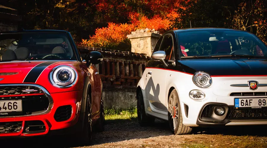 ¡Mini Cooper JCW vs. Abarth 595: La Batalla de los Hot Hatch! 🚗💨