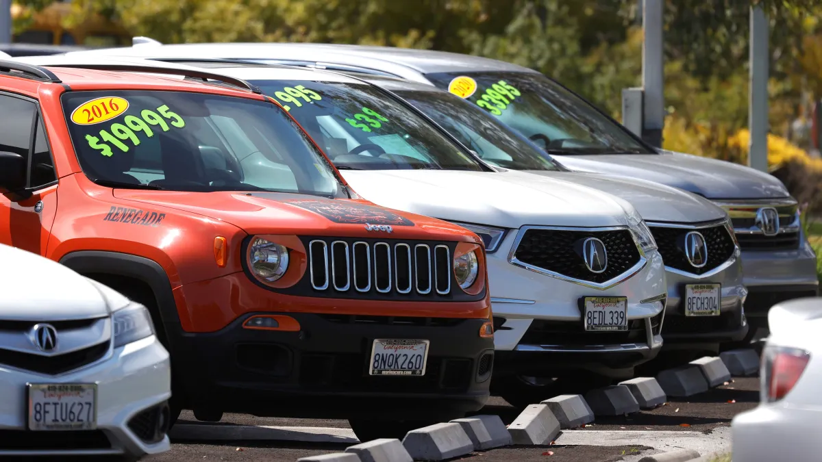 Cómo Negociar el Precio de un Auto Usado: Consejos para Conseguir un Buen Trato 🚗💰