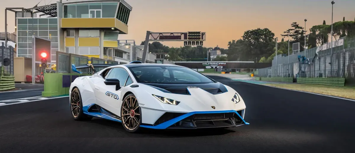 ¡El Lamborghini Huracán STO: Más que un auto de calle! Un coche de carreras para la carretera  🤯