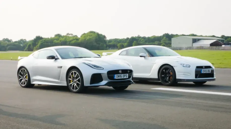 ¡Nissan GTR vs Jaguar F-Type R Coupé: La Batalla Final! 🏎️🔥