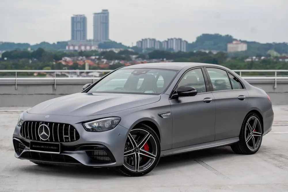 ¡El Mercedes-AMG E 63 S 4MATIC+: ¡Potencia que te dejará sin aliento! 🤯