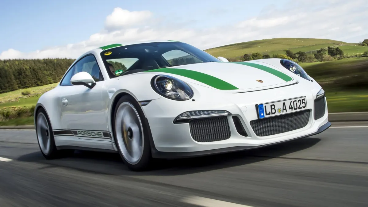 🏆 ¡El Porsche 911 R: El Auto que Reinó en el 2016! 🏆