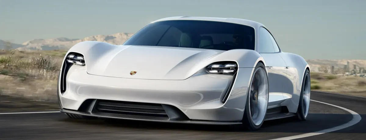 ¡Porsche Mission E: El Ataque Eléctrico a Tesla! ⚡ 🏎️