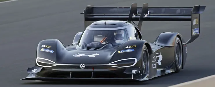 ¡Rompiendo Barreras!  El Auto Eléctrico que Domina Pikes Peak ⚡️🏆