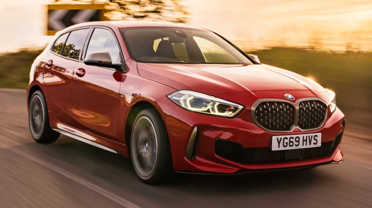 ¡Adiós a la Tradición! ¿El nuevo BMW 1 Series M135i es un verdadero BMW? 🤯