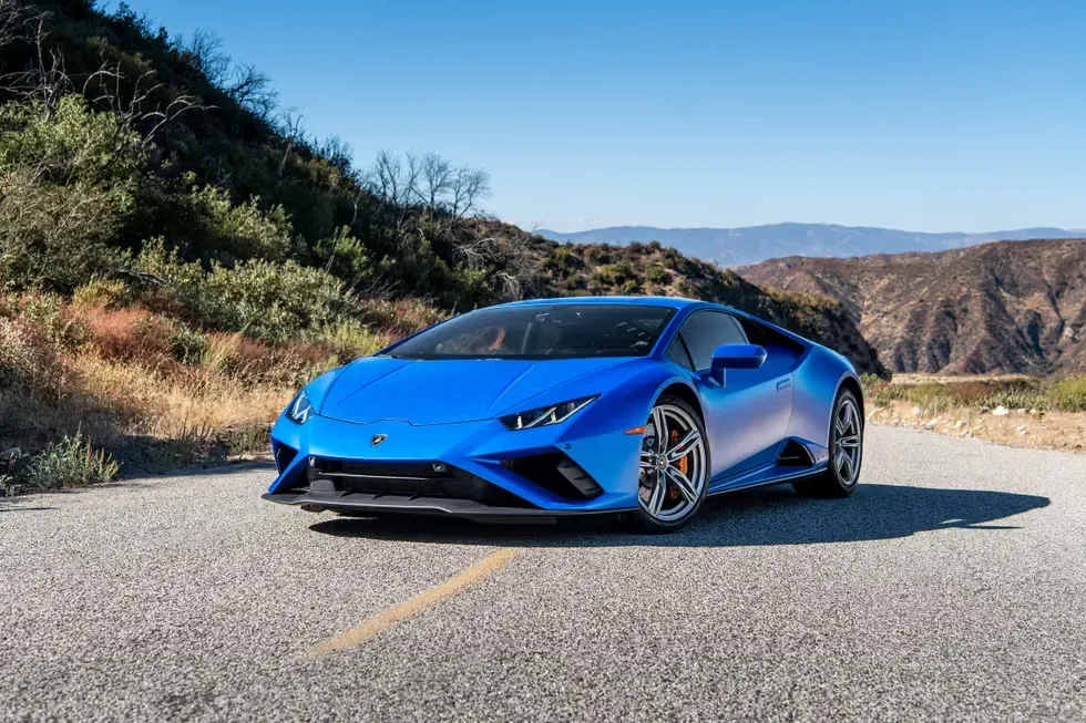 ¡El Lamborghini Huracán RWD: La Bestia Sin Cadenas! 😈💨