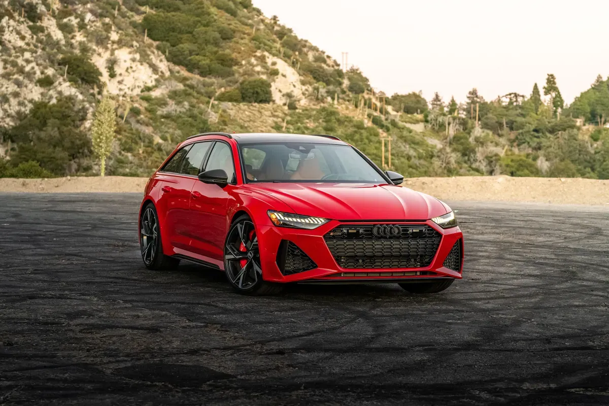 Audi RS6 Avant con 1001 Caballos: ¡Una Bestia Salvaje en el Autobahn! 😈💨