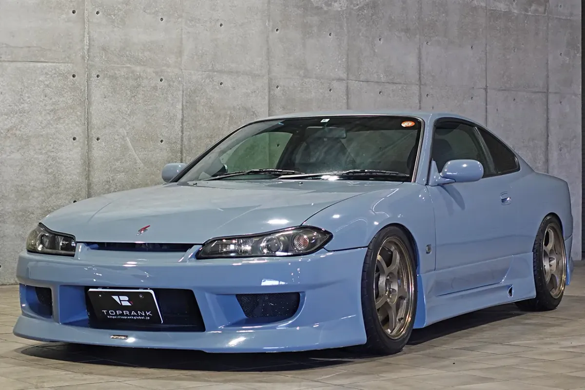 ¡El Nissan Silvia S15 Spec-R: El Sueño Japonés que Nunca Llegó a Estados Unidos! 🚗💨