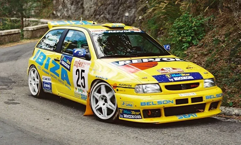 ¡El Seat Ibiza Kit Car: Un Campeón del Mundo Nacido en la Calle! 🏆🚗💨