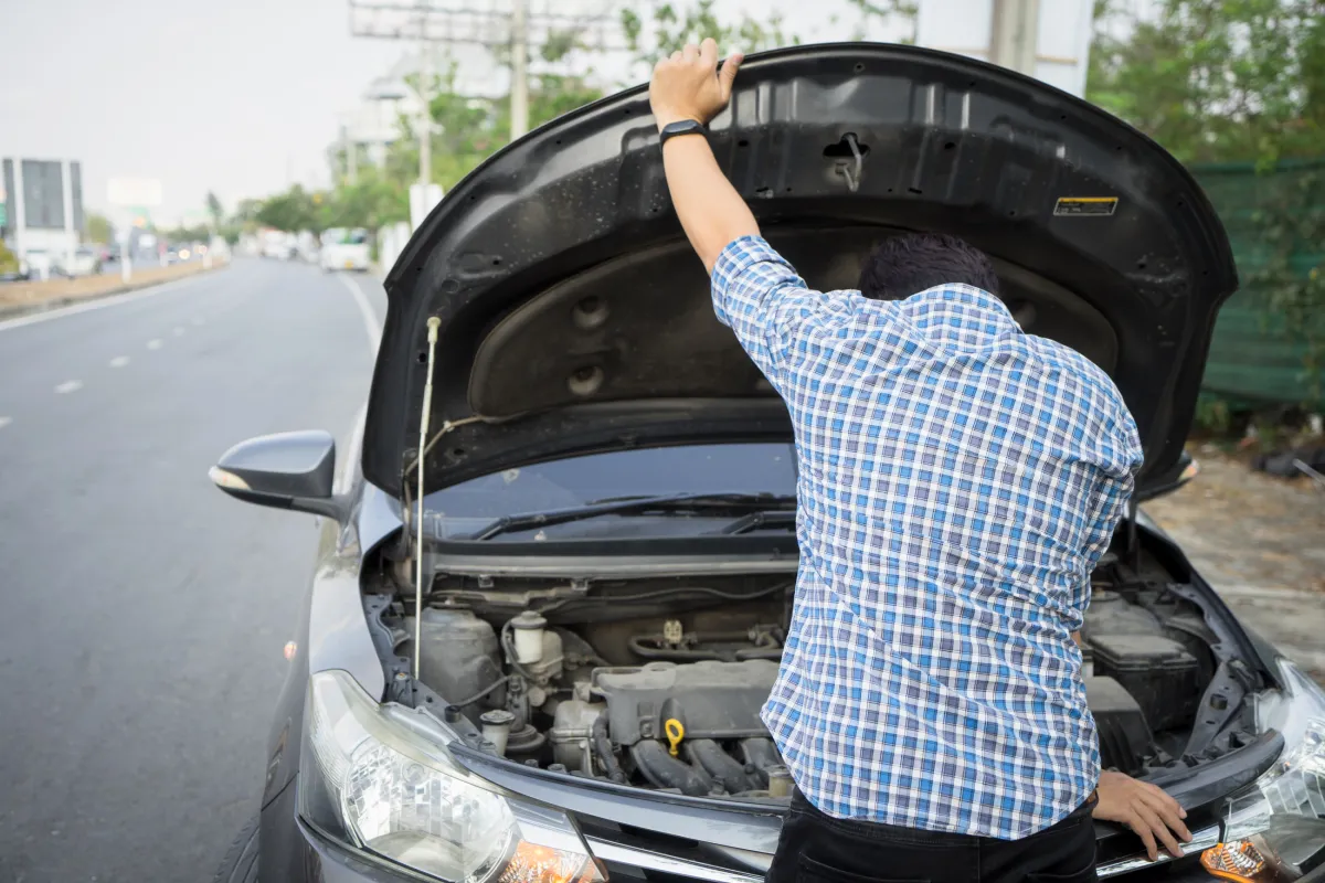 ¡Auto descompuesto en carretera? Guía definitiva para actuar con seguridad 😱🚗