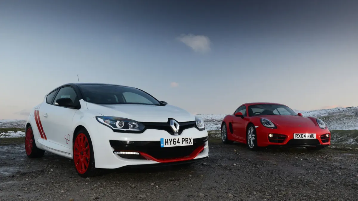 ¡El Renault Mégane Trophy-R vs Porsche Cayman GT4: ¡Una Batalla de Titanes en la Pista! 🚗💨🏆