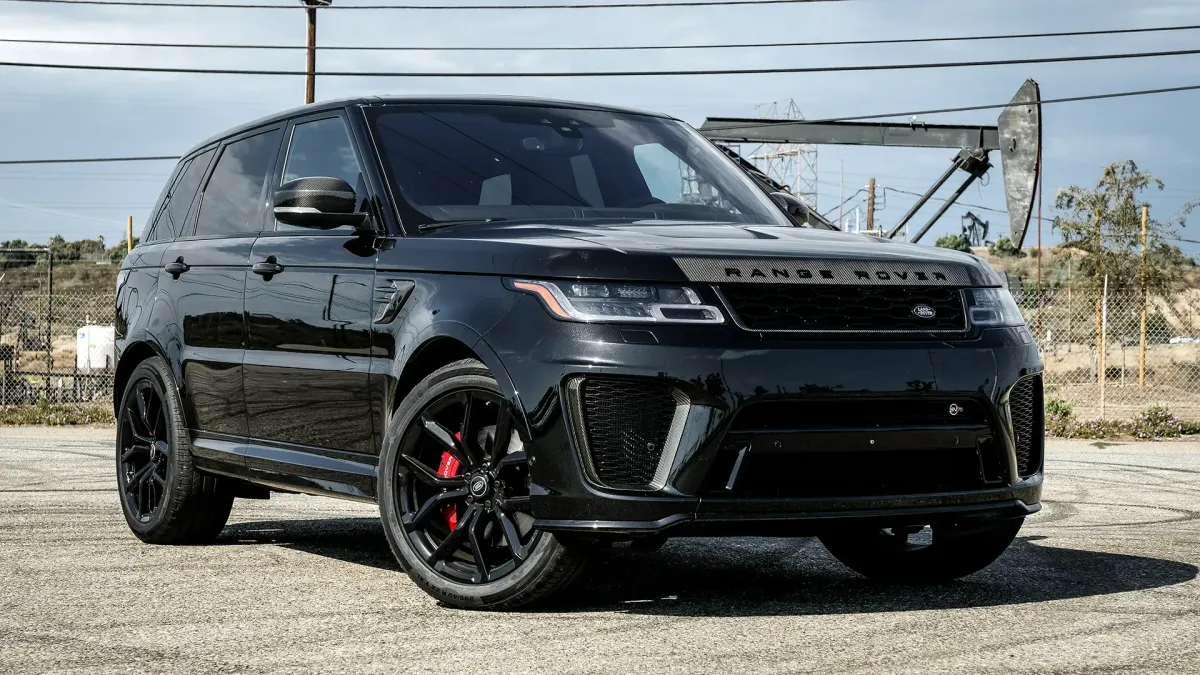 ¡El Range Rover Sport SVR: Un SUV que desafía las reglas! 🤯