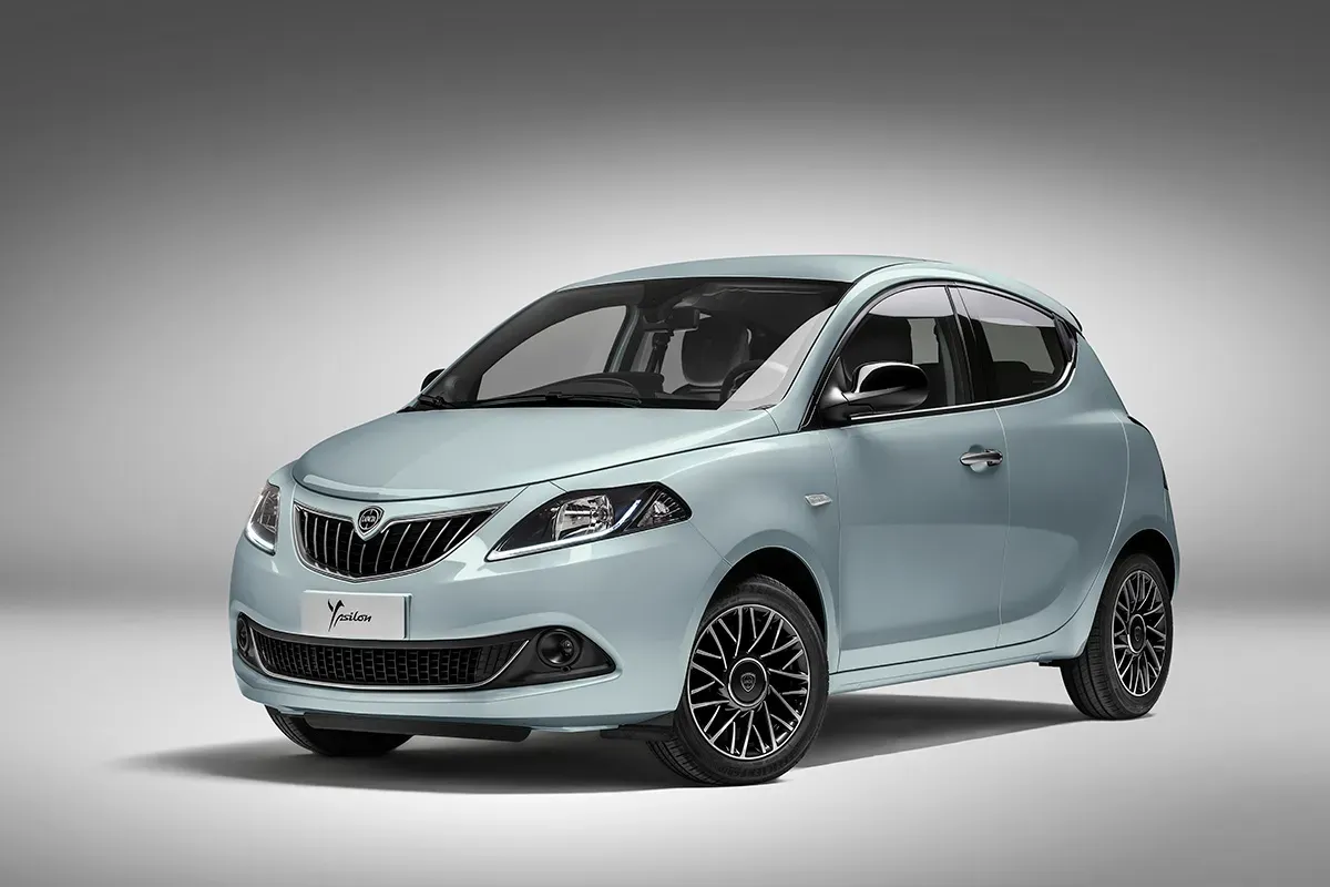 ¡Lancia Ypsilon 2023: El regreso de un ícono a España! 🚗