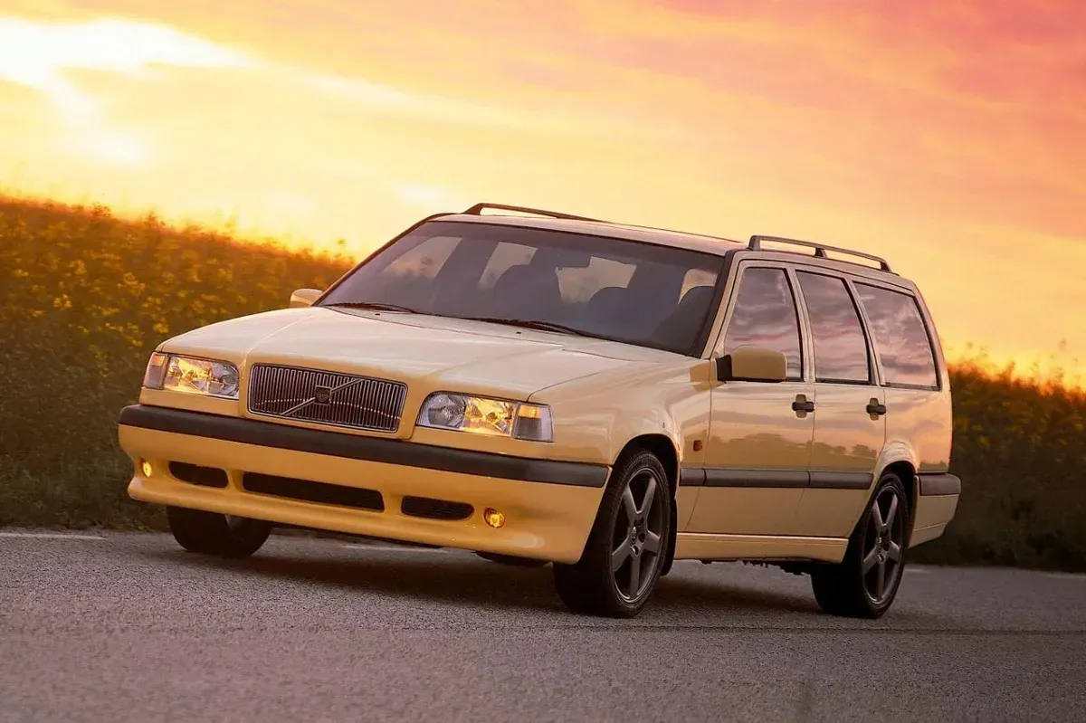 ¡El Volvo 850 T5-R: Un Familiarisimo Deportivo que Te Dejará Boquiabierto! 🤯