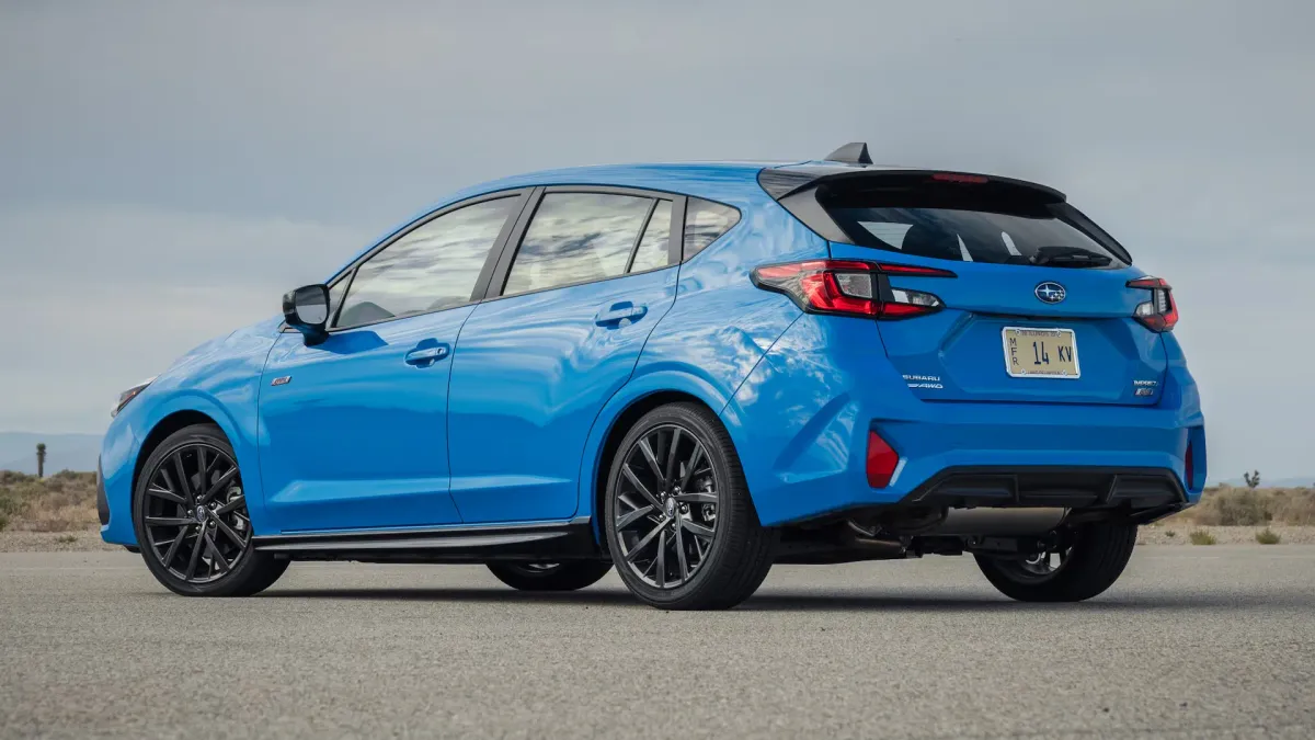 Subaru Impreza RS: ¿El Hatchback que Combina Deporte y Prácticas? 🚗💨