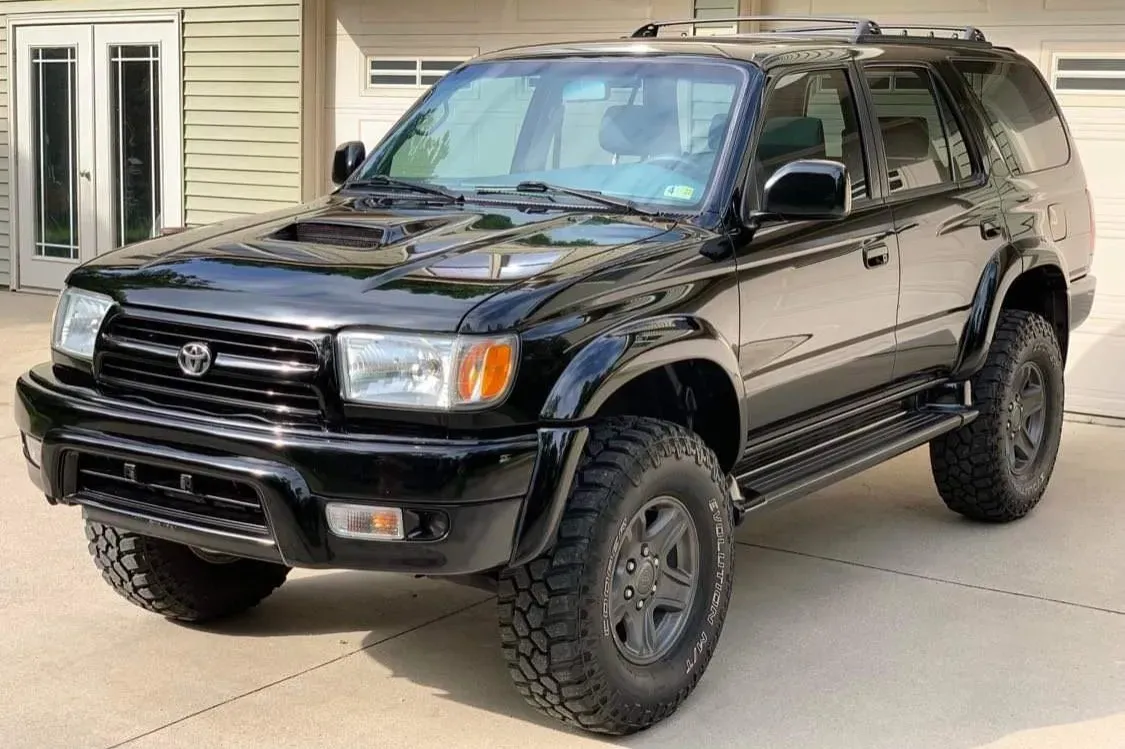 5 Razones por las que el Toyota 4Runner 2000 Sigue Siendo un Clásico Todoterreno 💪