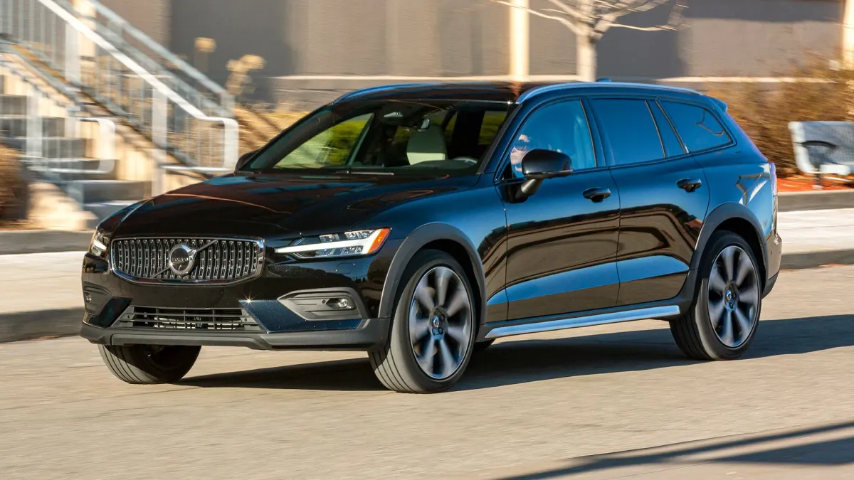 Volvo V60 Cross Country 2023: ¿El Wagon Ideal para los que Buscan Estilo y Practicidad?