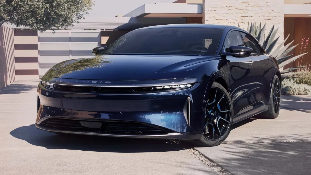 🚗  Lucid Air Sapphire: El Sedán Eléctrico que Desafía a los Deportivos Clásicos 💨