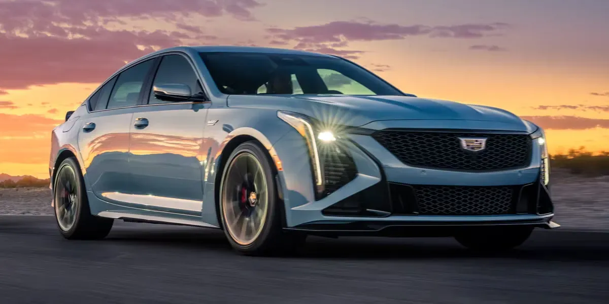 El Cadillac CT5-V Blackwing: Un Adiós a la Transmisión Manual 💔 🚗💨