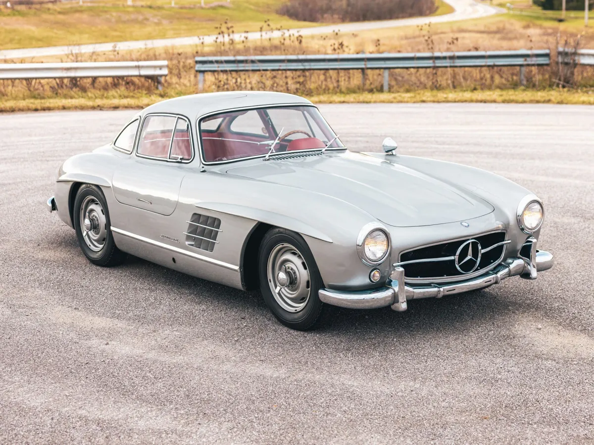 Mercedes-Benz 300 SL Gullwing: Un Icono del Diseño y la Ingeniería Alemana