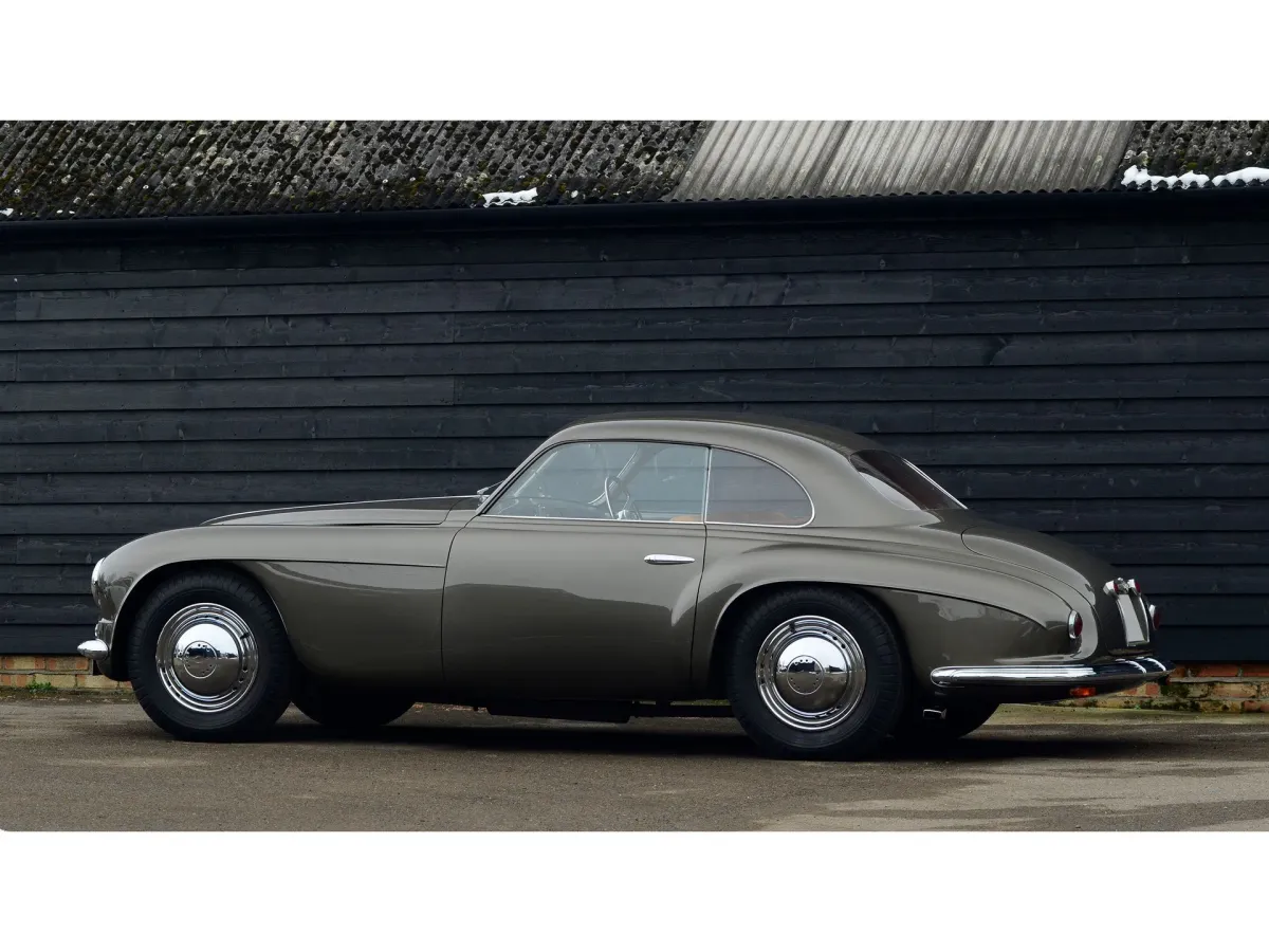 El Alfa Romeo 6C 2500 Super Sport Villa D'Este Coupé by Touring: Una Joya Italiana de la Belle Époque