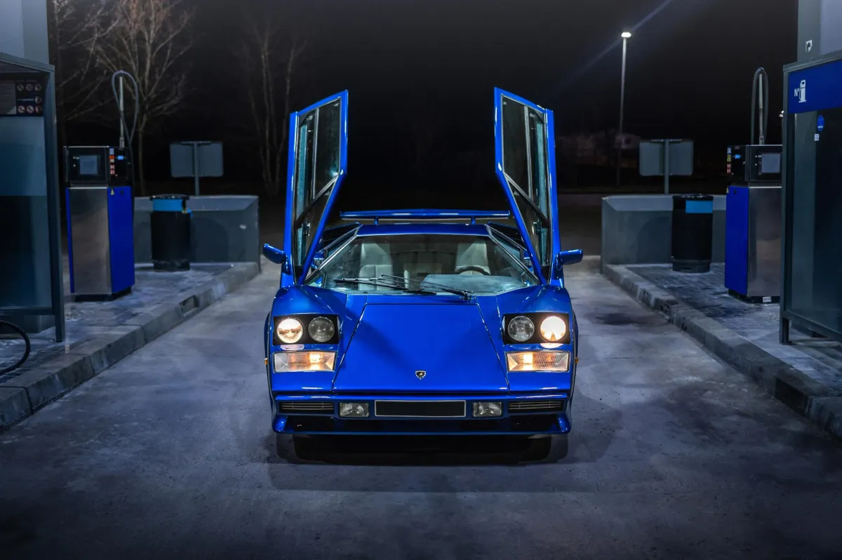 Lamborghini Countach LP400S Series II: La Leyenda Italiana que Te Dejará Boquiabierto