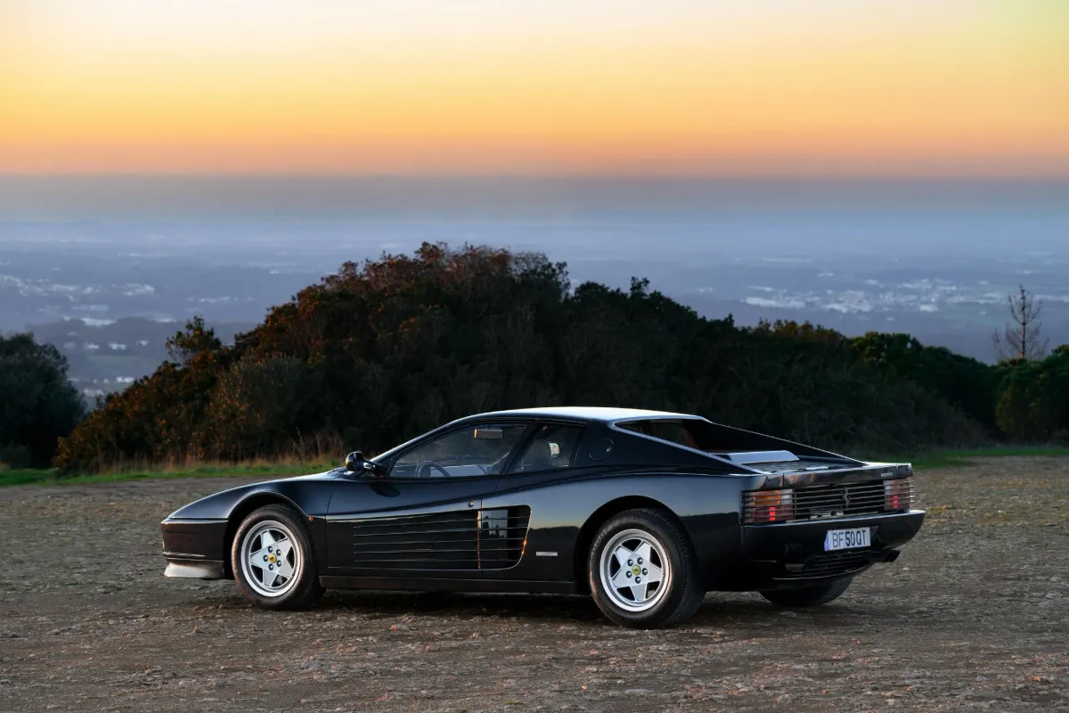 Ferrari Testarossa 1988: Un Icono del Diseño y la Potencia