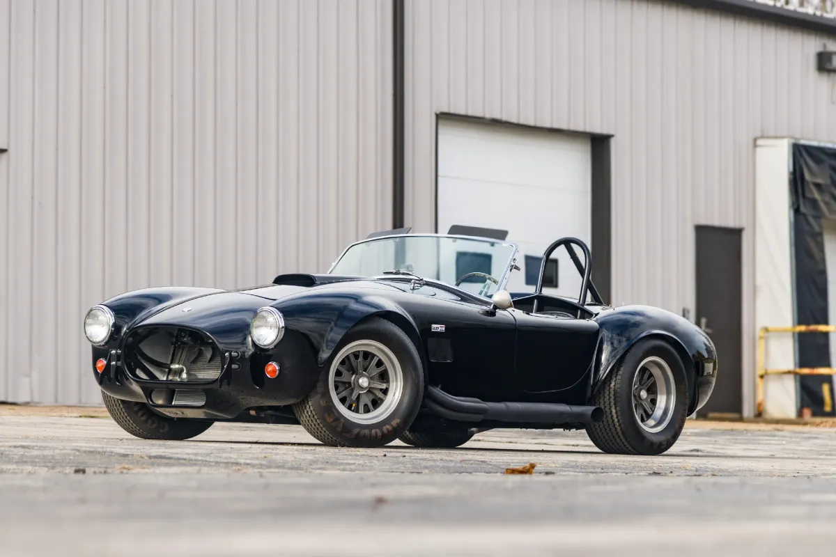 Shelby Cobra Continuation Roadster 1997: La Resurrección de una Leyenda 🐍🚀