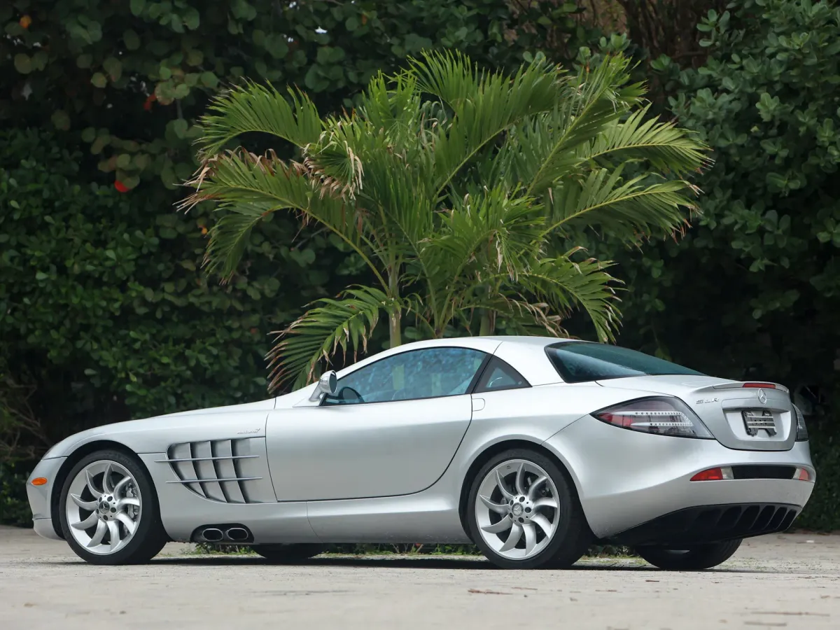 Mercedes-Benz SLR McLaren 2005: El Superdeportivo que Combinó Lujo y Velocidad