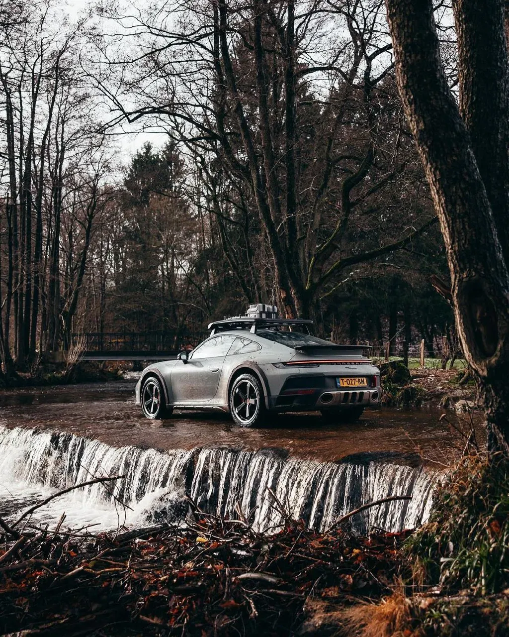 Porsche 911 Dakar: Aventuras Fuera de Carretera con un Icono 🚗💨