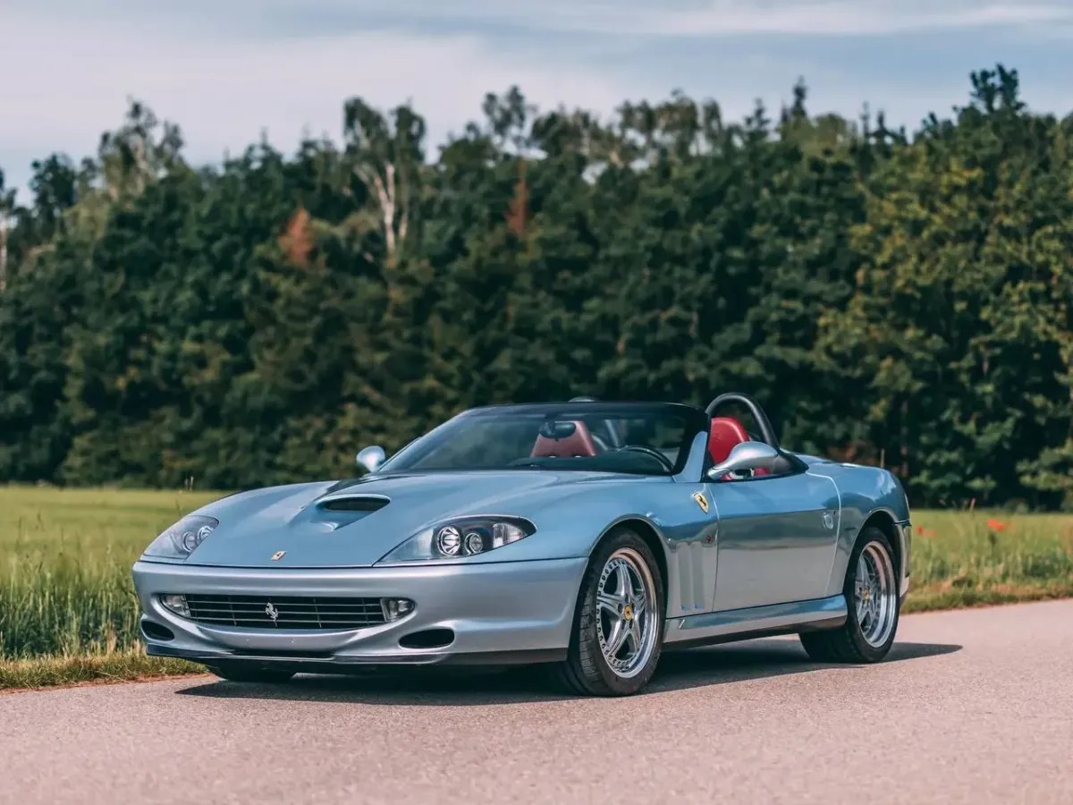 Ferrari 550 Barchetta Pininfarina 2001: Un Diseño Inmortal