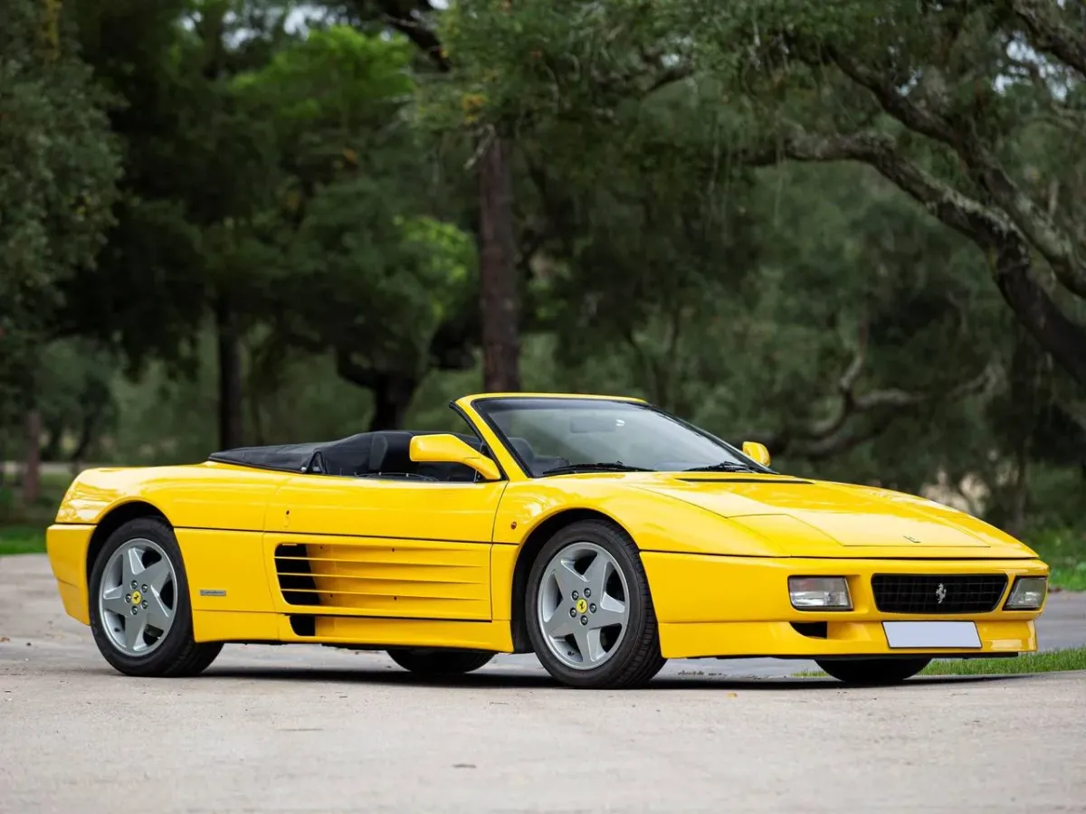 Ferrari 348 Spider 1993: La Esencia de la Elegancia Italiana en un Convertible