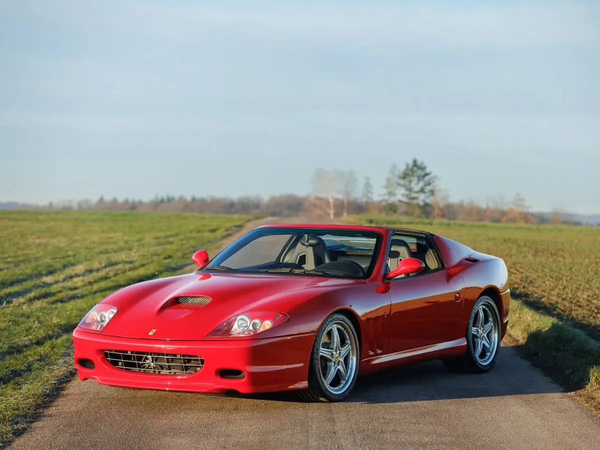 Ferrari Superamerica 2005: ¿Un Romance Convertible con la Furia de un Superdeportivo?