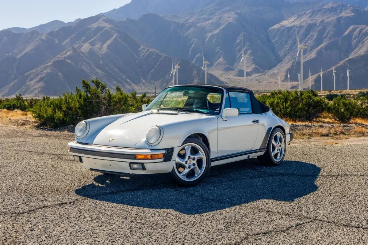 Porsche 911 Carrera 3.2 Cabriolet 1989: Un Icono de la Ingeniería Alemana