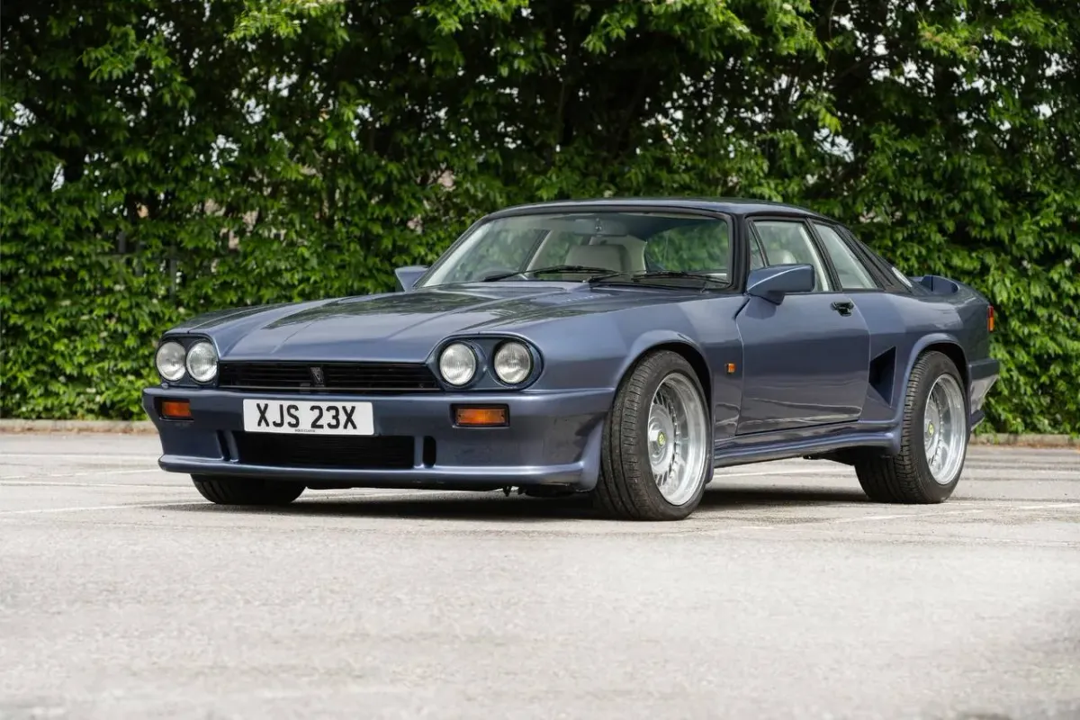 Lister-Jaguar XJ-S 6.0-Litre Coupé 1989: Una Fusión de Elegancia y Potencia