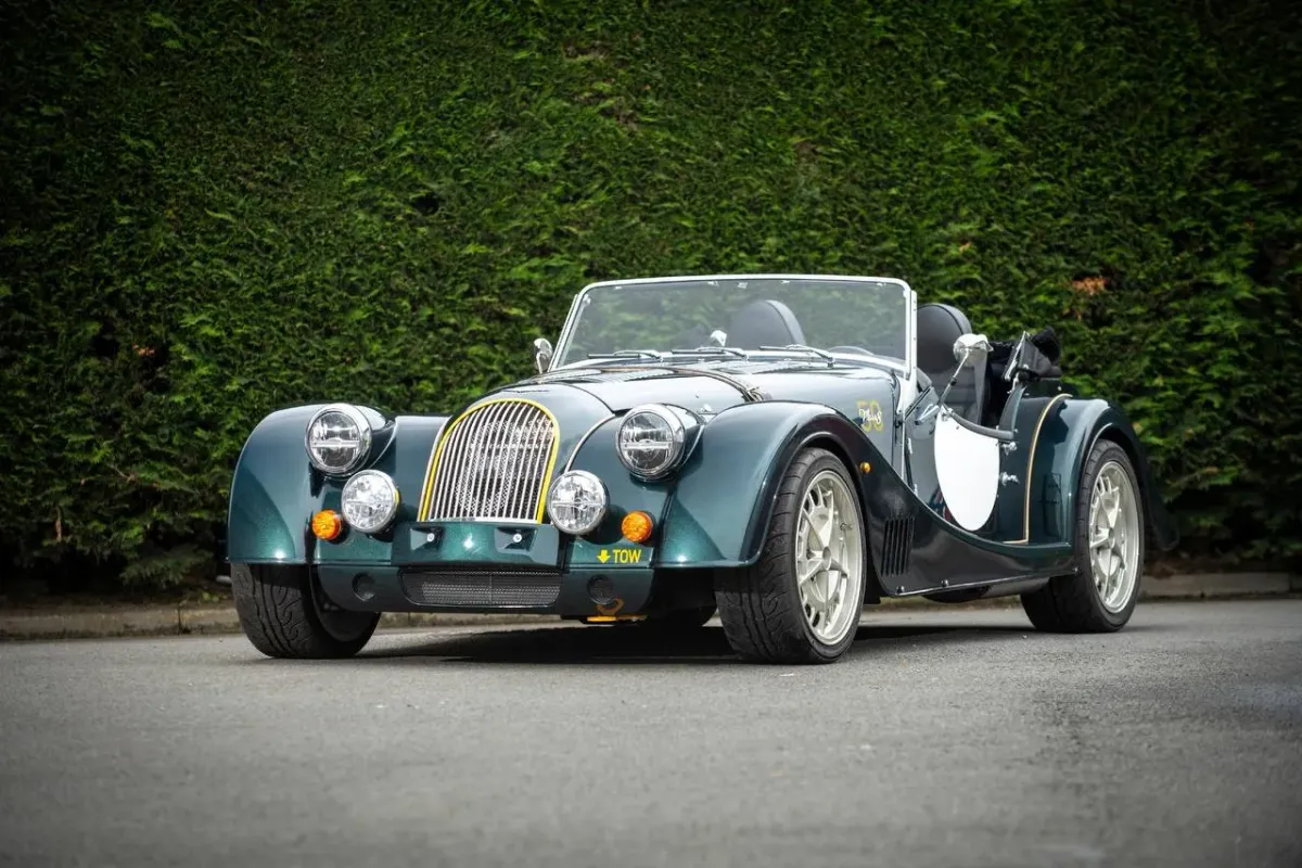 Morgan Plus 8 50th Anniversary Roadster 2018: Una Oda al Deporte Británico