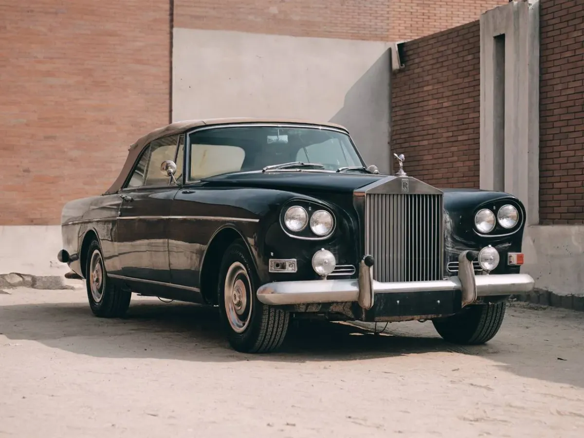 Rolls-Royce Silver Cloud III Drophead Coupé 1964: El Sueño sobre Ruedas de Elvis Presley