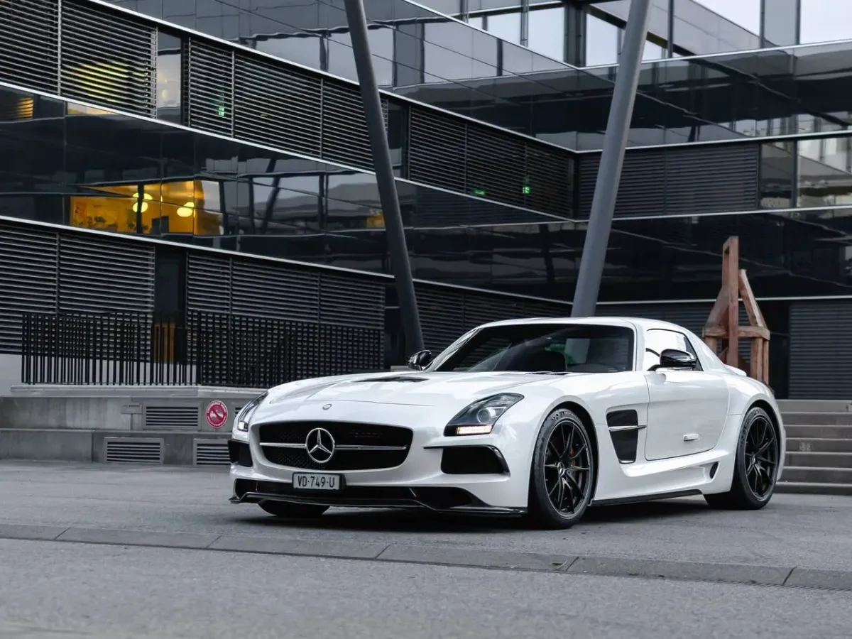 Mercedes-Benz SLS AMG Black Series Coupé 2013: Alas de Gaviota y Potencia Bruta