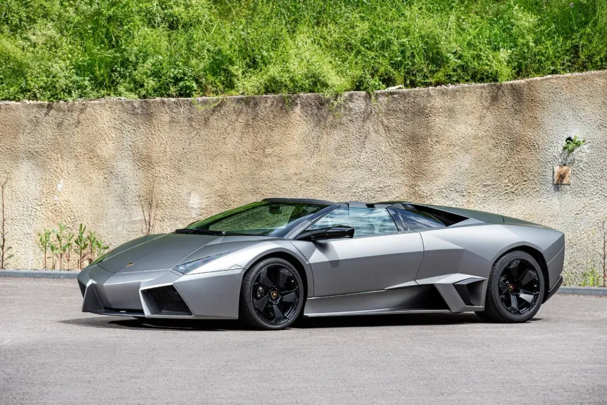 Lamborghini Reventón Roadster 2010: Un Jet de Combate Sobre Ruedas ✈️🚗