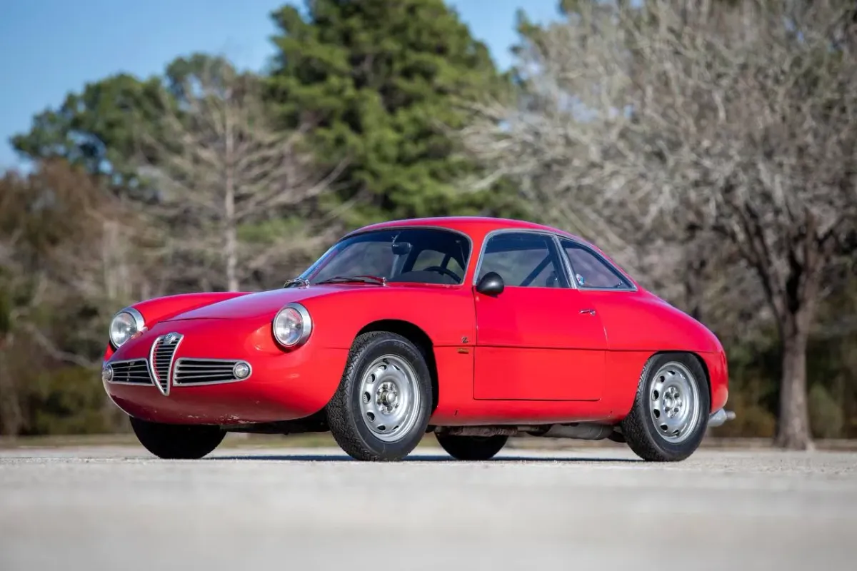 Alfa Romeo Giulietta SZ 1960: Un Corte de Belleza y Velocidad 🚗💨