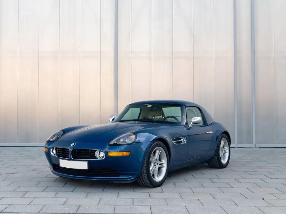 BMW Z8: Un Icono del Diseño y la Potencia Inspirado en el 507