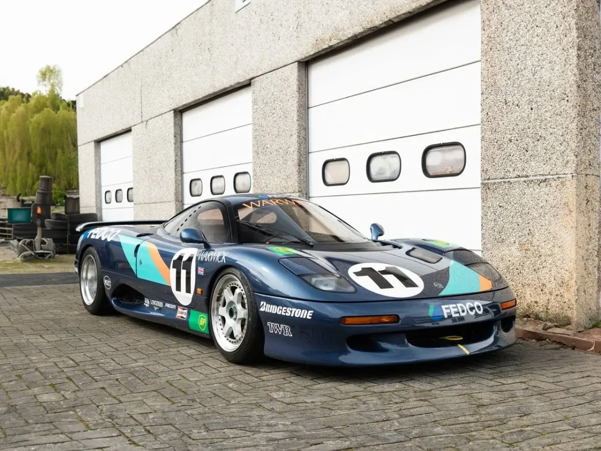 Jaguar XJR-15 1991: Una Joya Rara del Mundo de los Súper Autos 💎