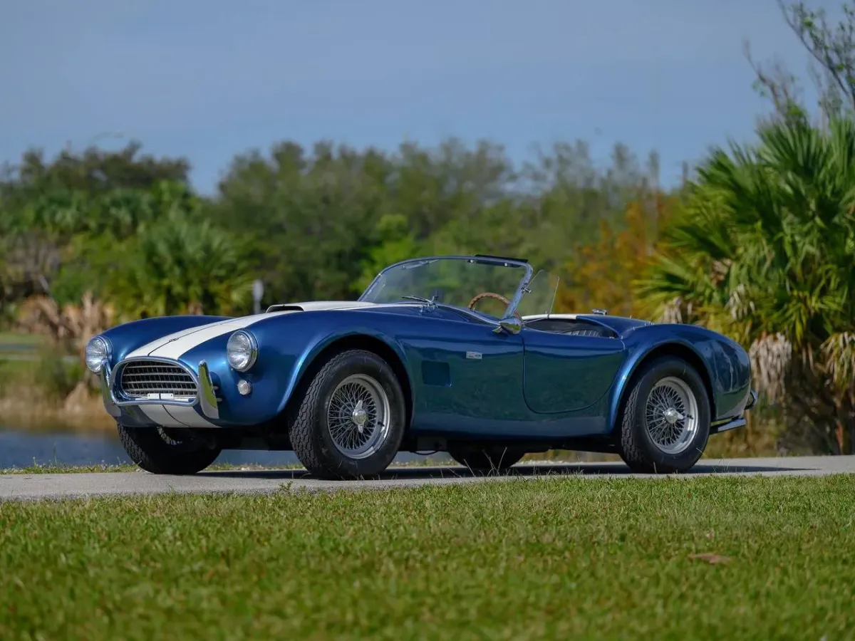 Shelby 289 Cobra 1964: La Fusión Perfecta de Ingeniería Británica y Potencia Americana 🇺🇸🇬🇧