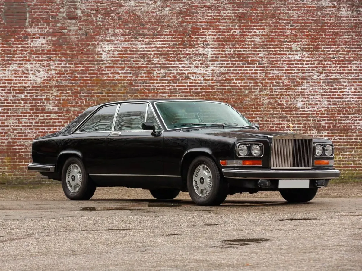 Rolls-Royce Camargue 1981: Un Icono de Exclusividad y Diseño Audaz