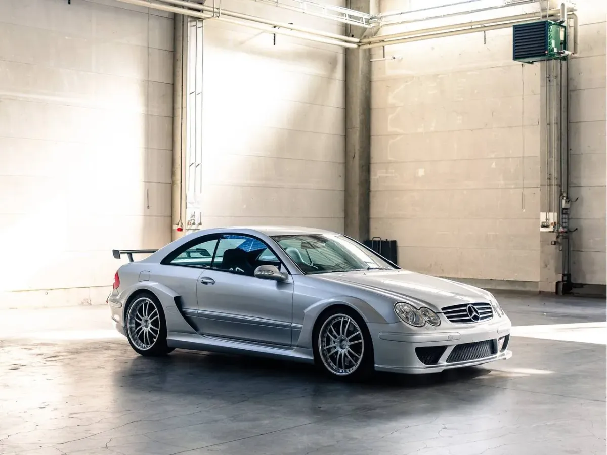 Mercedes-Benz CLK DTM AMG Coupé 2005: La Bestia de las Carreras en tu Garage