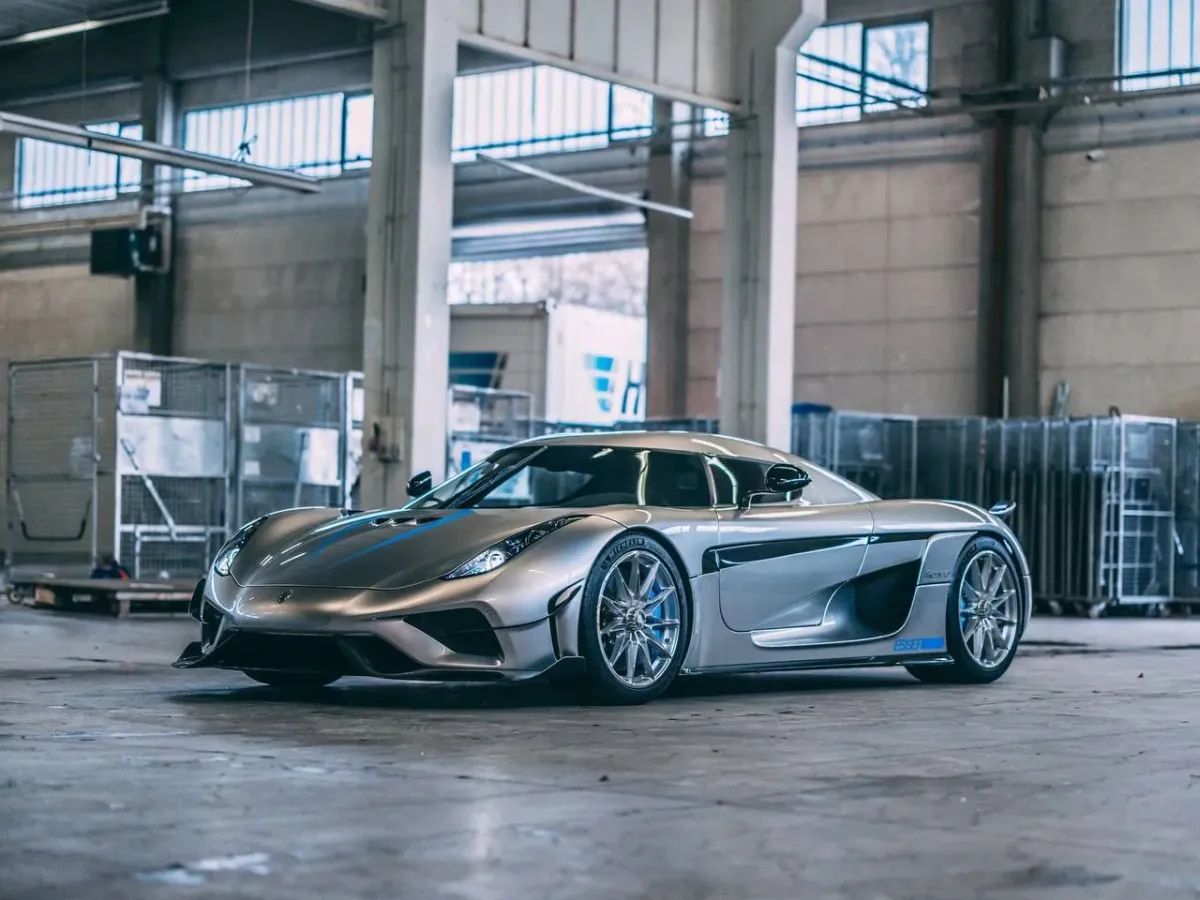 Koenigsegg Regera 2021: El Hiperauto Híbrido que Rompe Barreras ⚡️