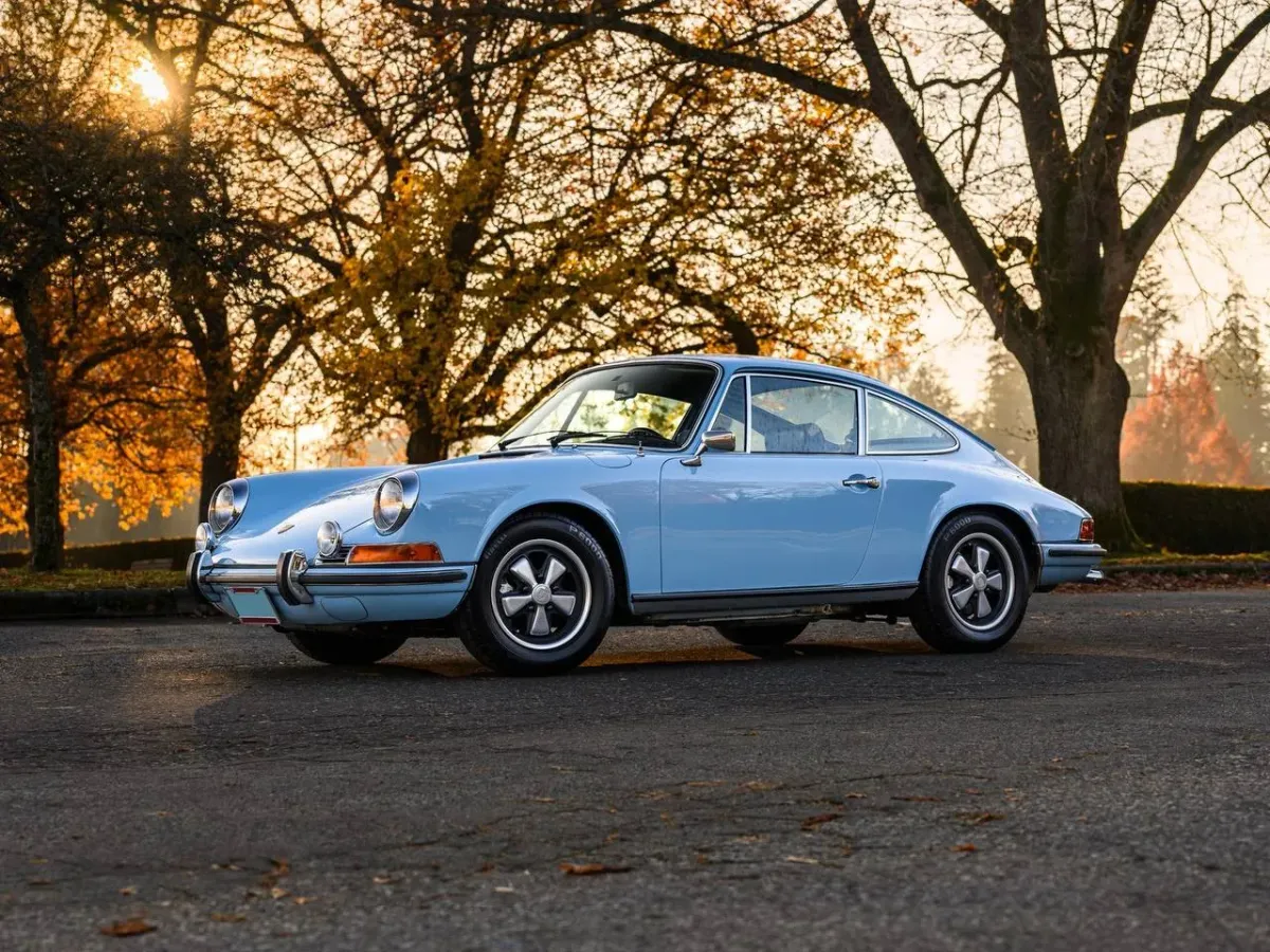 Porsche 911 T Coupé 1972: Un Ícono del Deporte Motor 🚗💨